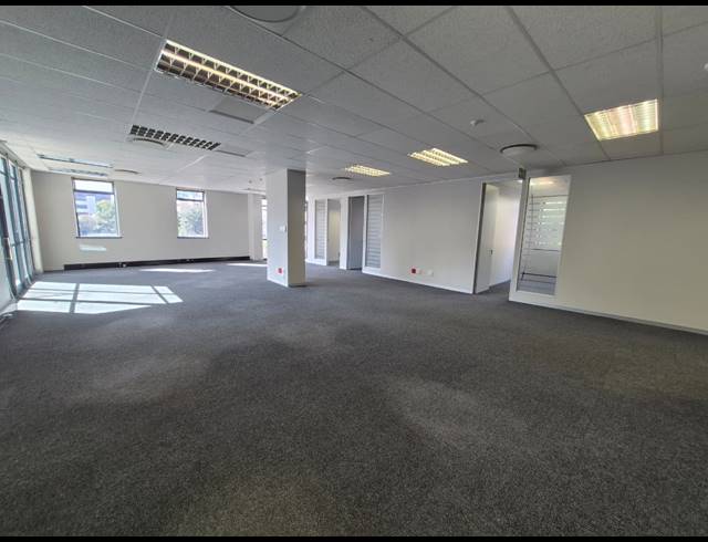 898M² OFFICE TO LET IN SANDTON CENTRAL
